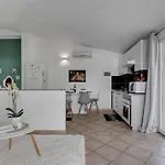 Luna Apartment *