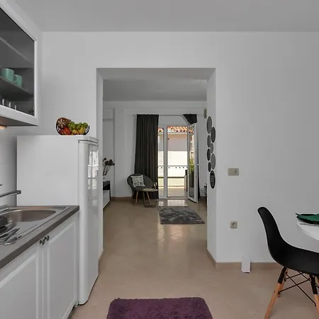 Luna Apartment *