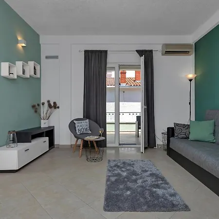 Luna Apartment *