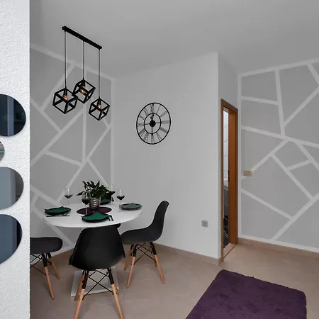 Luna Apartment *