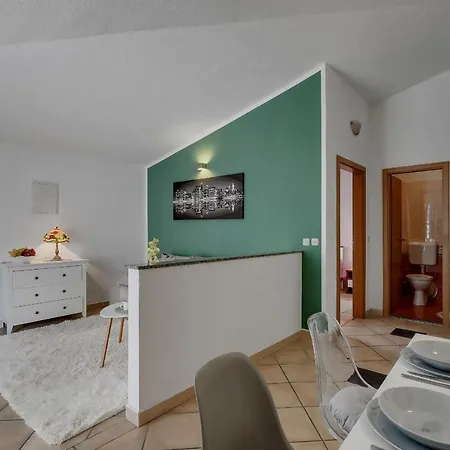 Luna Apartment *