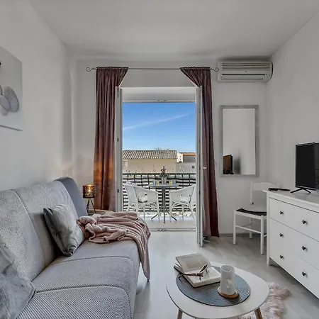 Apartment Luna Baska Voda