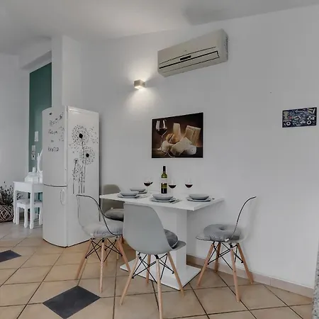 Luna Apartment *