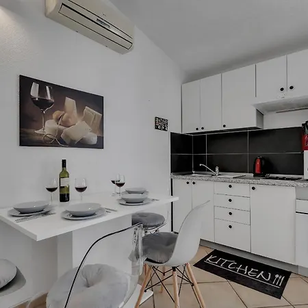 Luna Apartment Baska Voda