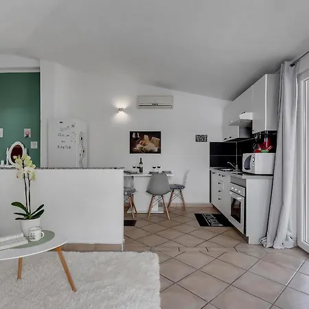 Luna Appartement *