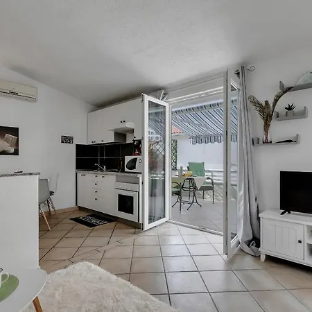 Luna Apartment