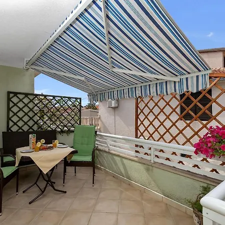 Luna Appartement Baška Voda