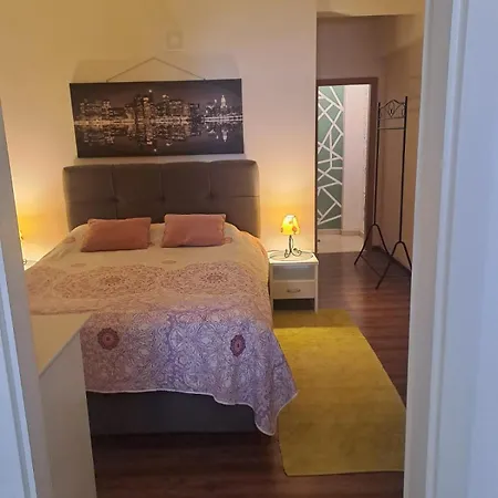 Luna Baska Voda